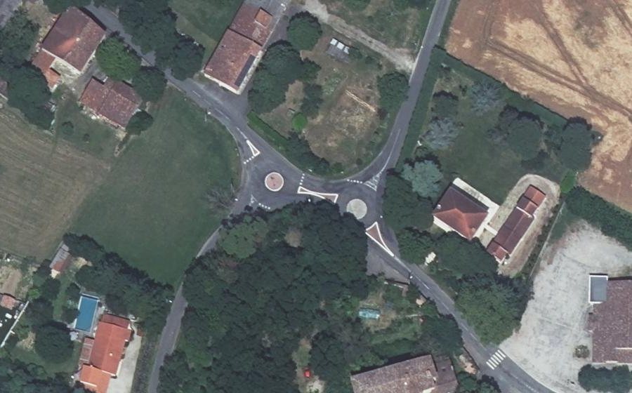 Vue aérienne du Rond-point anonyme n°1093994784