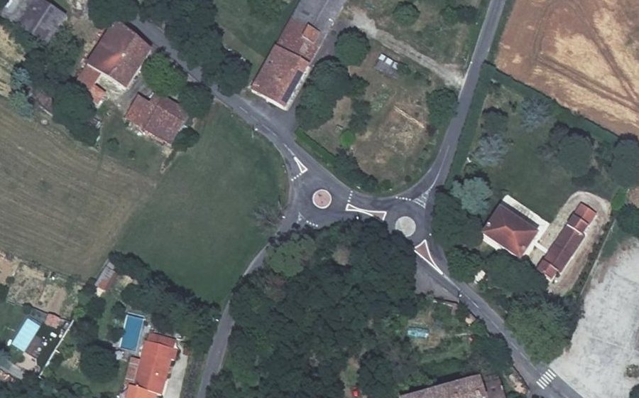 Vue aérienne du Rond-point anonyme n°1093994785