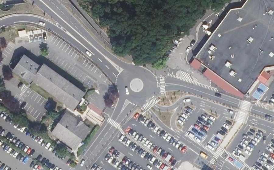 Vue aérienne du Rond-point anonyme n°1094074997