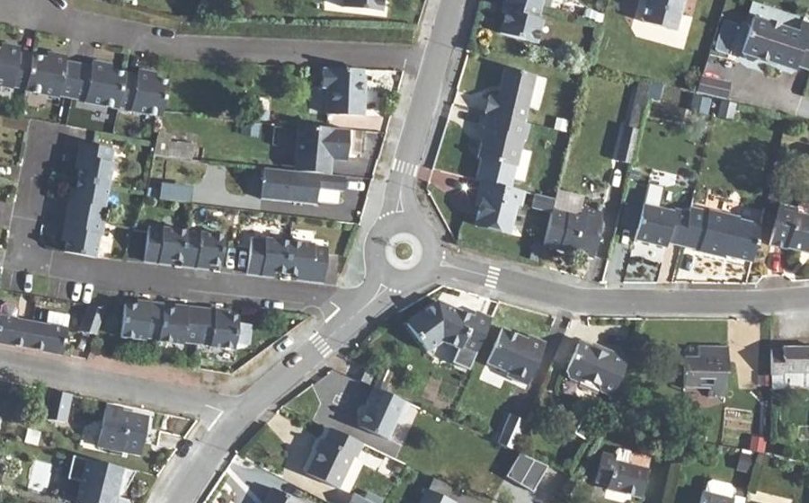 Vue aérienne du Rond-point anonyme n°1094266634