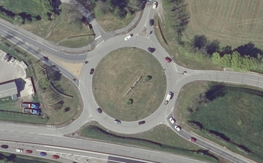 Vue aérienne du Rond-point anonyme n°1094325623