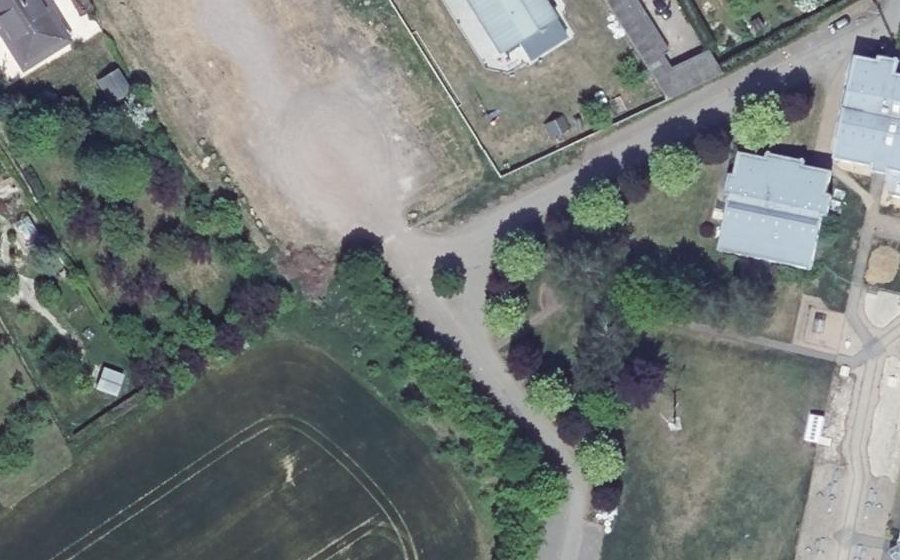 Vue aérienne du Rond-point anonyme n°109437581