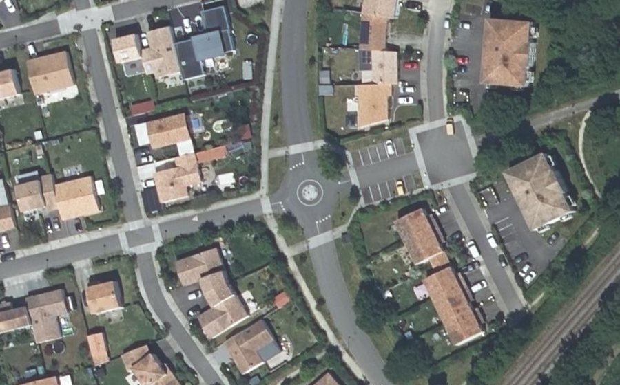 Vue aérienne du Rond-point anonyme n°1094514099