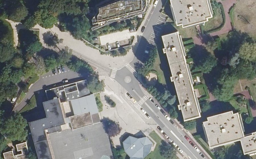 Vue aérienne du Rond-point anonyme n°1094521283