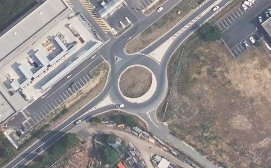 Vue aérienne du Rond-point anonyme n°1094538657