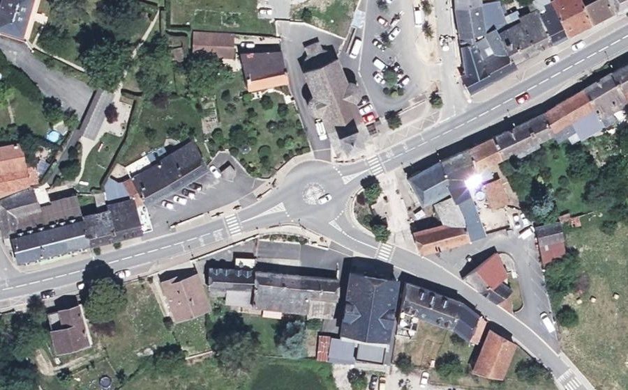 Vue aérienne du Rond-point anonyme n°1095219297