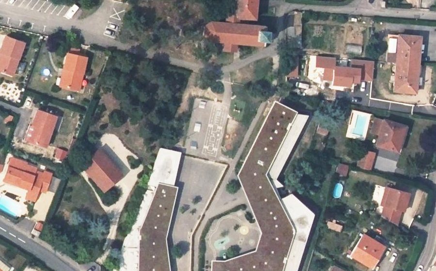 Vue aérienne du Rond-point anonyme n°1095715407