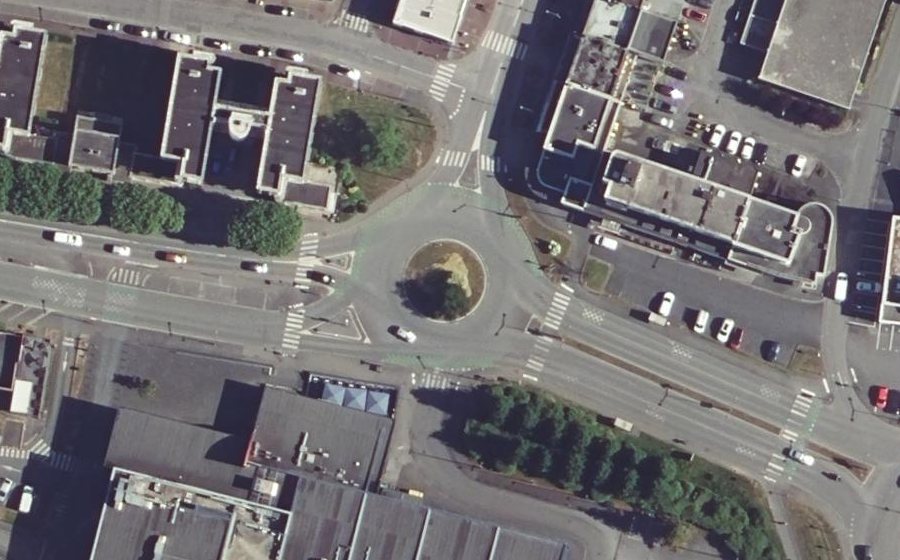 Vue aérienne du Rond-point anonyme n°1096346783