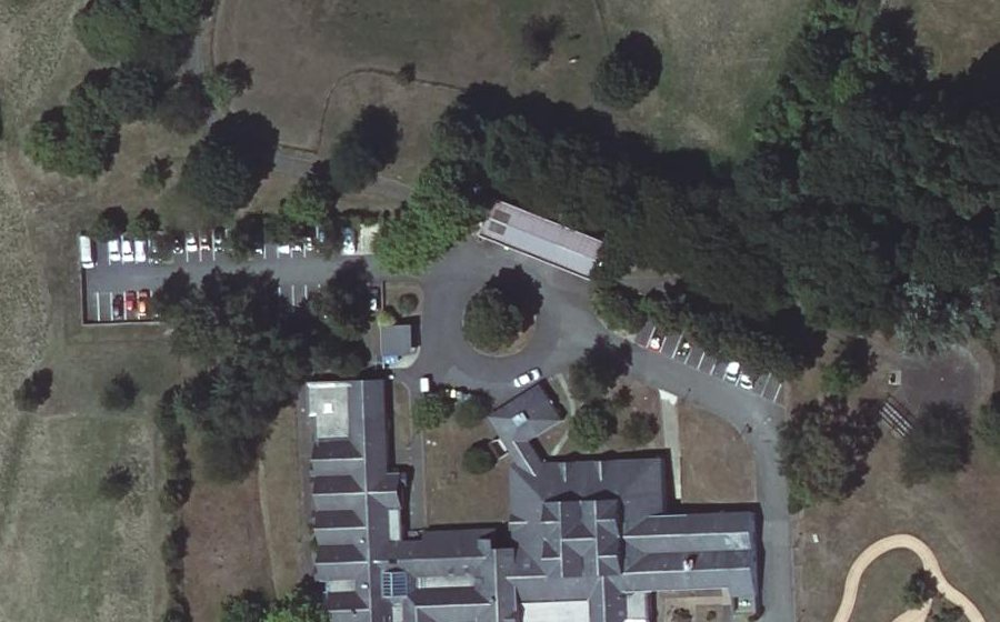 Vue aérienne du Rond-point anonyme n°109655429