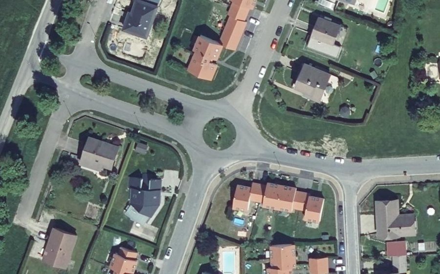 Vue aérienne du Rond-point anonyme n°109725861