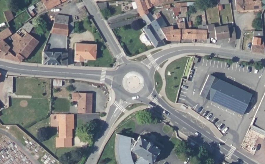 Vue aérienne du Rond-point anonyme n°1098246738