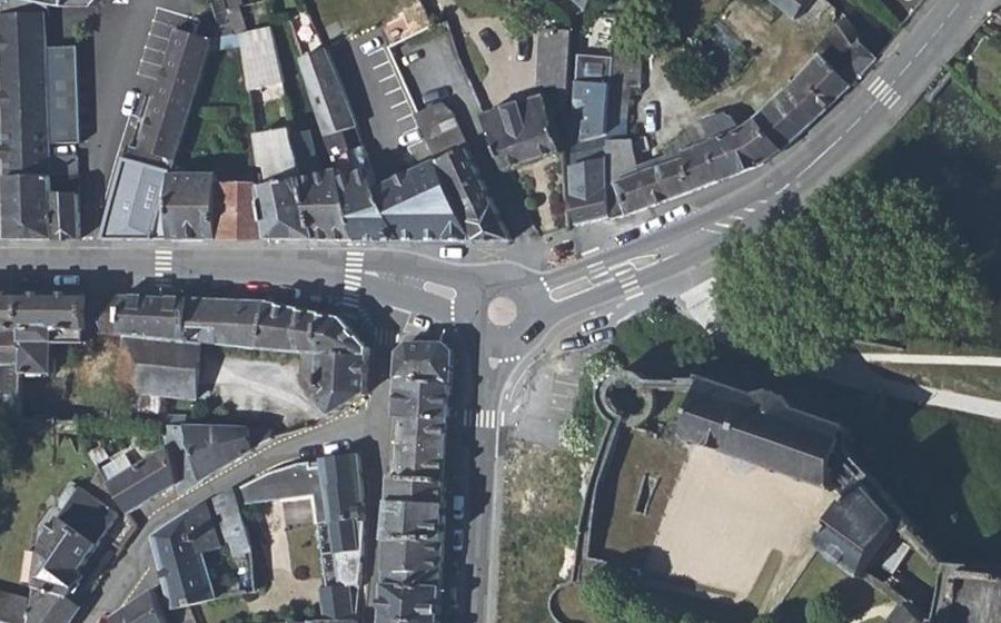 Vue aérienne du Rond-point anonyme n°1098345809