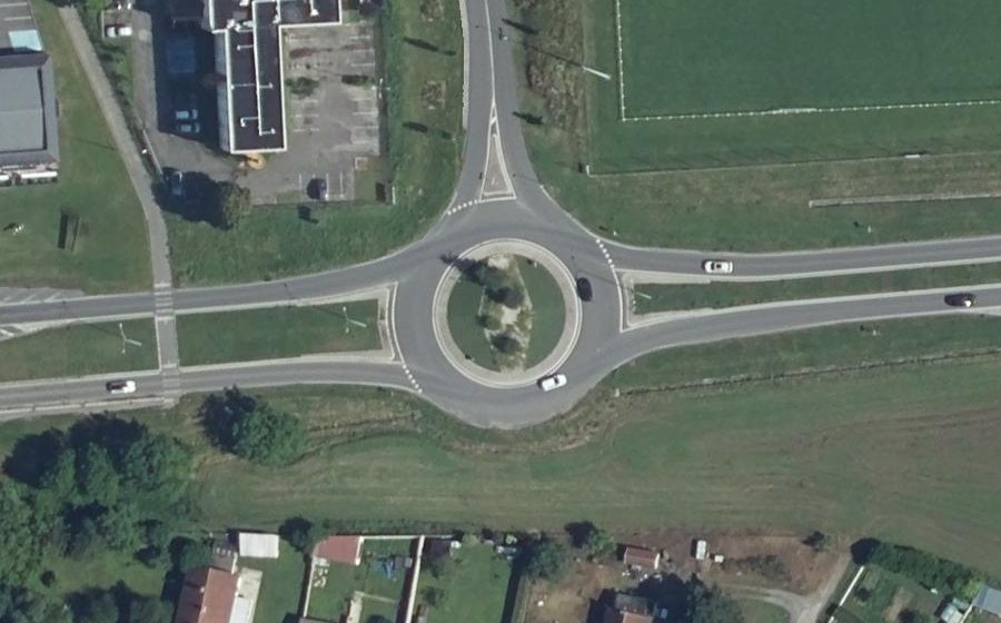 Vue aérienne du Rond-point anonyme n°1098491067