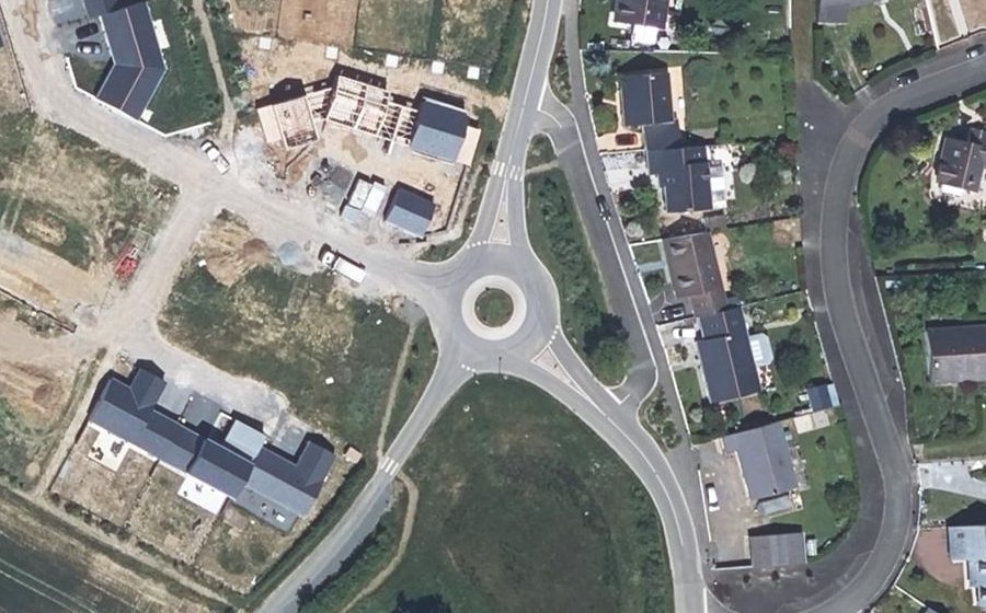 Vue aérienne du Rond-point anonyme n°1098608398