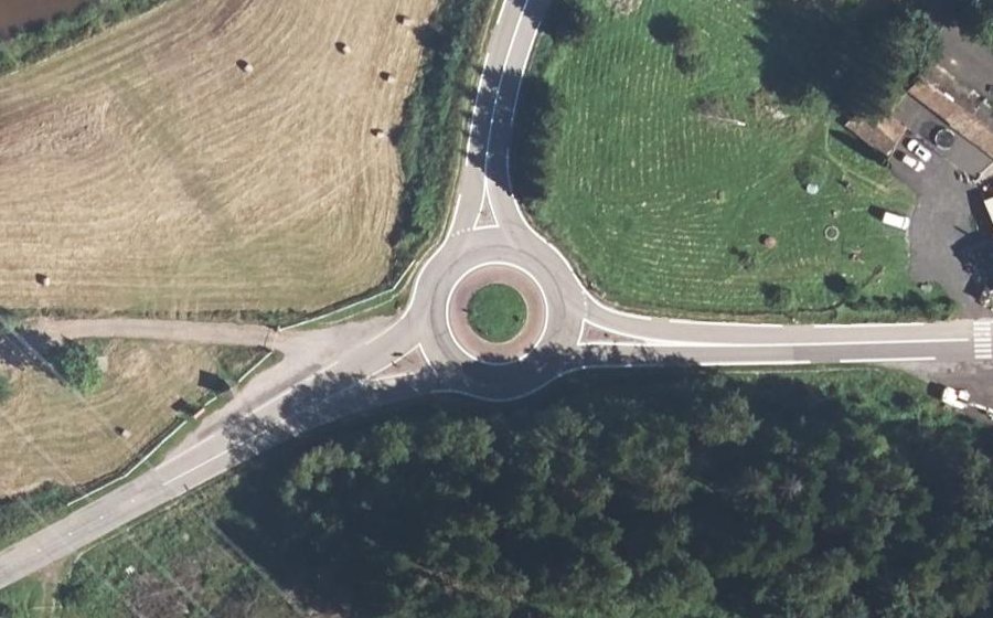 Vue aérienne du Rond-point anonyme n°10996777