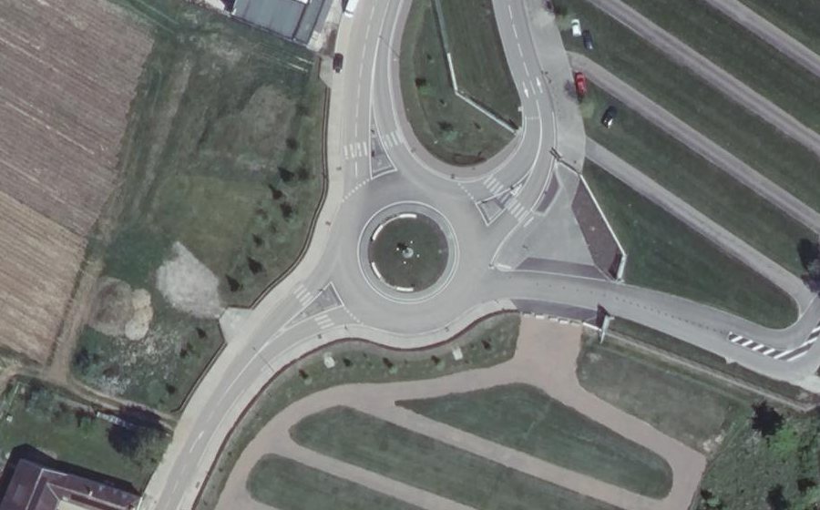 Vue aérienne du Rond-point anonyme n°1100720865