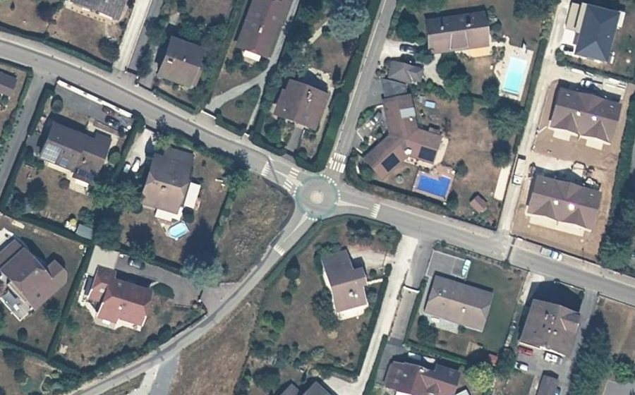 Vue aérienne du Rond-point anonyme n°1100959868