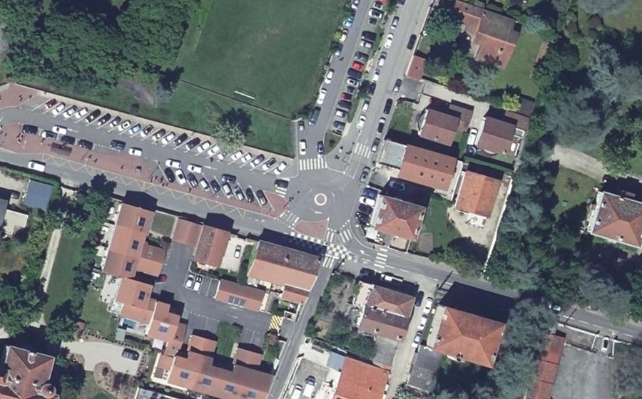 Vue aérienne du Rond-point anonyme n°1101569132