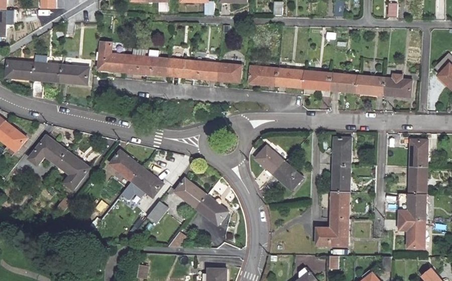 Vue aérienne du Rond-point anonyme n°1101624517