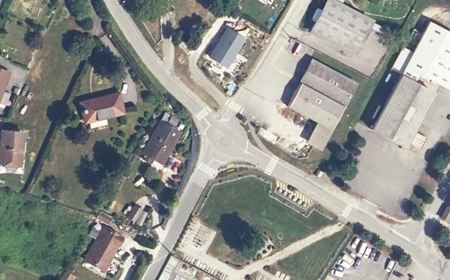 Vue aérienne du Rond-point anonyme n°1101719864