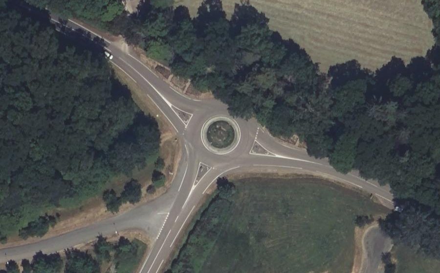 Vue aérienne du Rond-point anonyme n°110240929