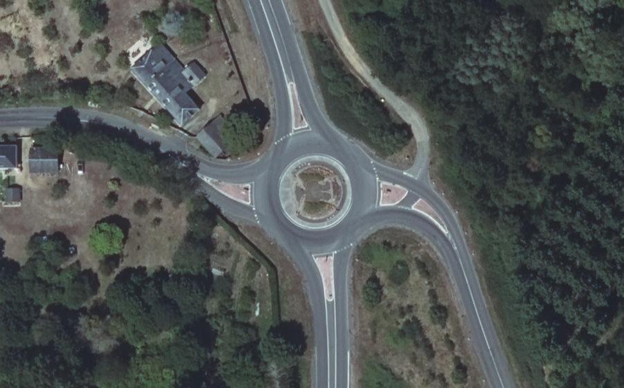 Vue aérienne du Rond-point anonyme n°1103115631