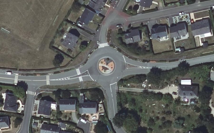 Vue aérienne du Rond-point anonyme n°110316989