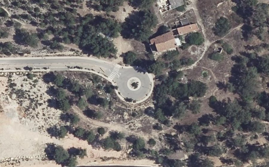 Vue aérienne du Rond-point anonyme n°1103411312