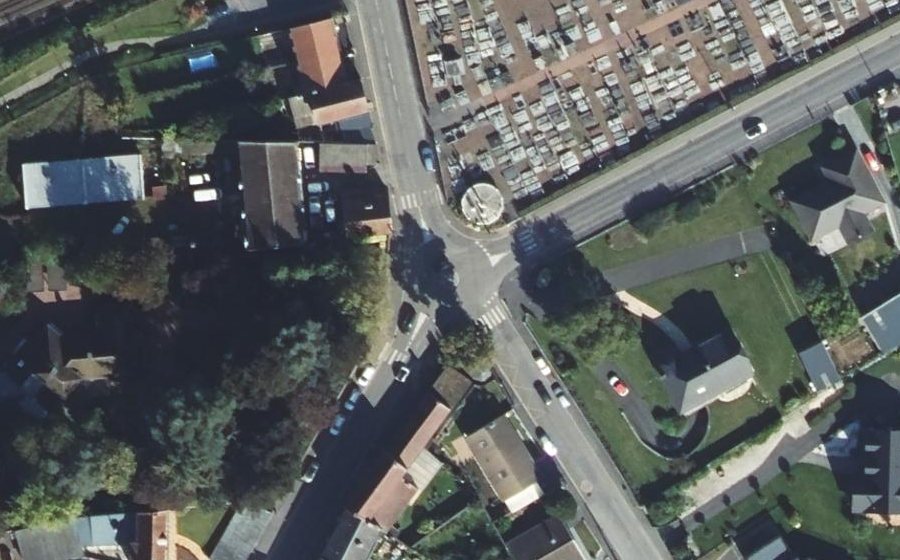 Vue aérienne du Rond-point anonyme n°1103760351