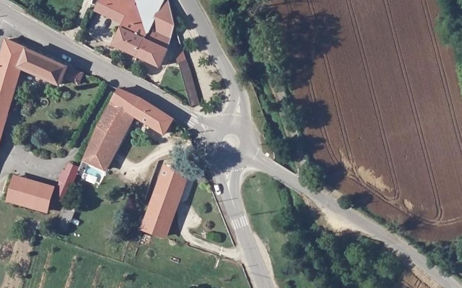 Vue aérienne du Rond-point anonyme n°1103773373