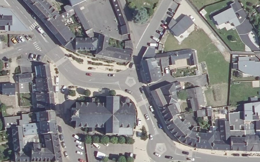 Vue aérienne du Rond-point anonyme n°1103962554