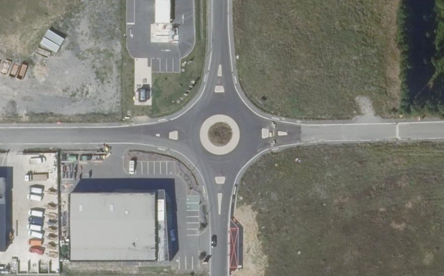 Vue aérienne du Rond-point anonyme n°1104018295