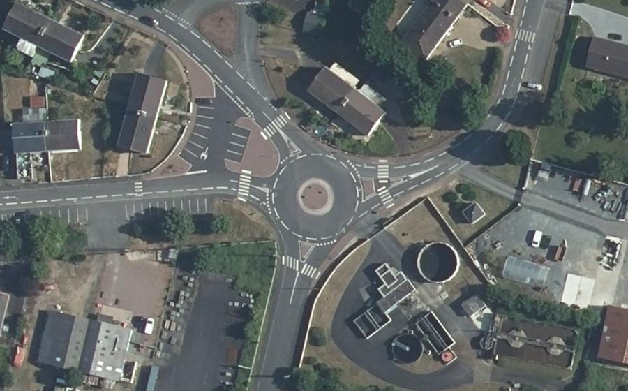 Vue aérienne du Rond-point anonyme n°1104140240