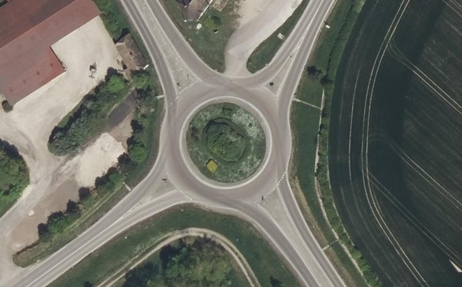Vue aérienne du Rond-point anonyme n°110422043