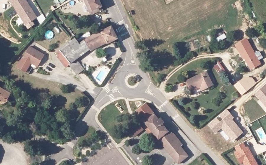 Vue aérienne du Rond-point anonyme n°1104366842