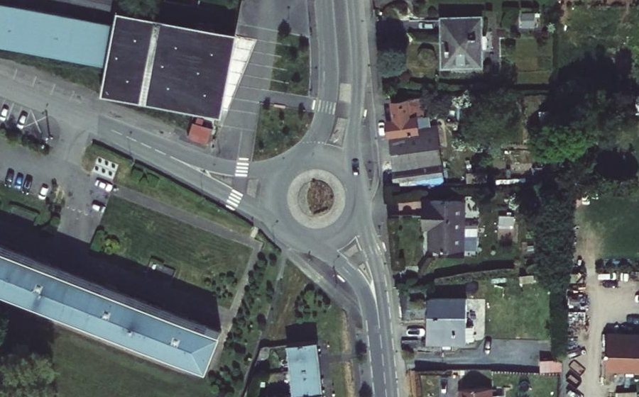 Vue aérienne du Rond-point anonyme n°1104426965