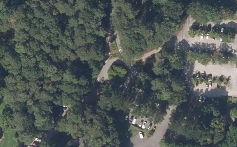 Vue aérienne du Rond-point anonyme n°110462839