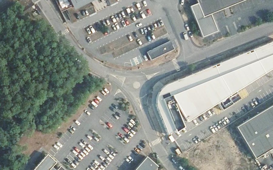 Vue aérienne du Rond-point anonyme n°1105031950