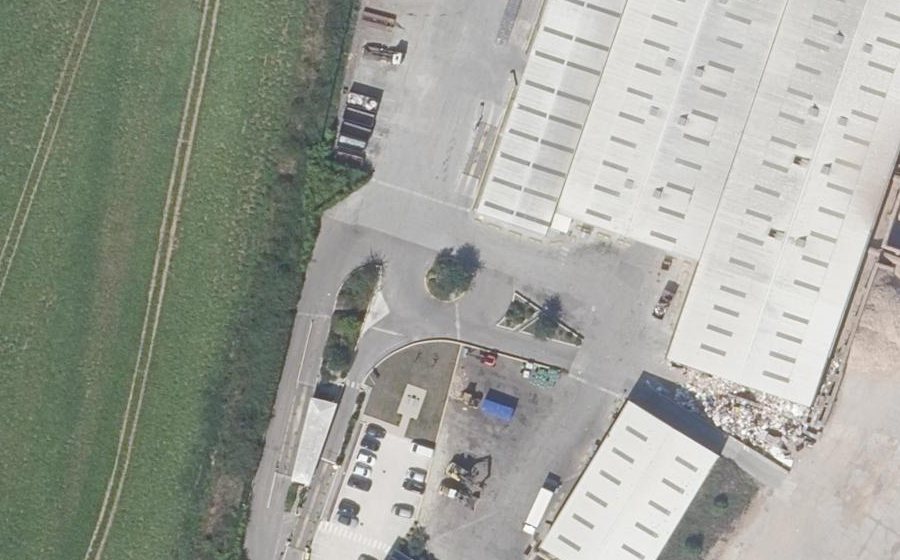 Vue aérienne du Rond-point anonyme n°1105274683