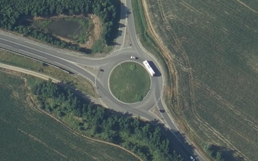Vue aérienne du Rond-point anonyme n°110530034