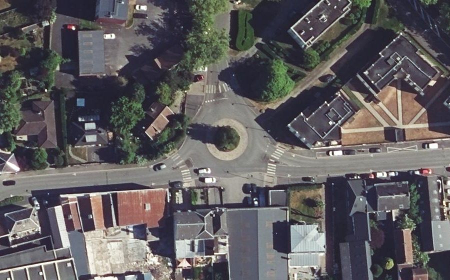 Vue aérienne du Rond-point anonyme n°1105795535