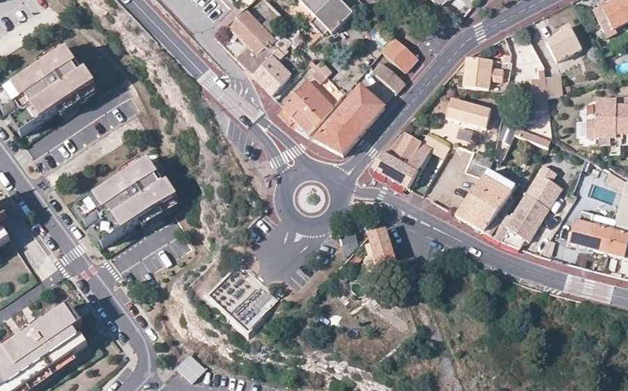 Vue aérienne du Rond-point anonyme n°1106336367
