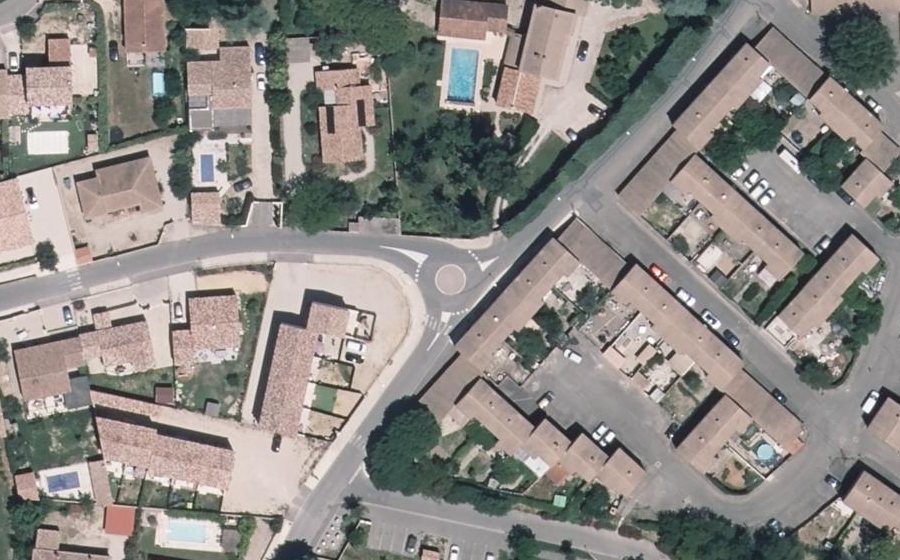 Vue aérienne du Rond-point anonyme n°1106525782