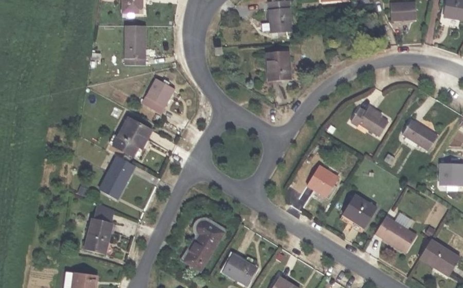 Vue aérienne du Rond-point anonyme n°110683504
