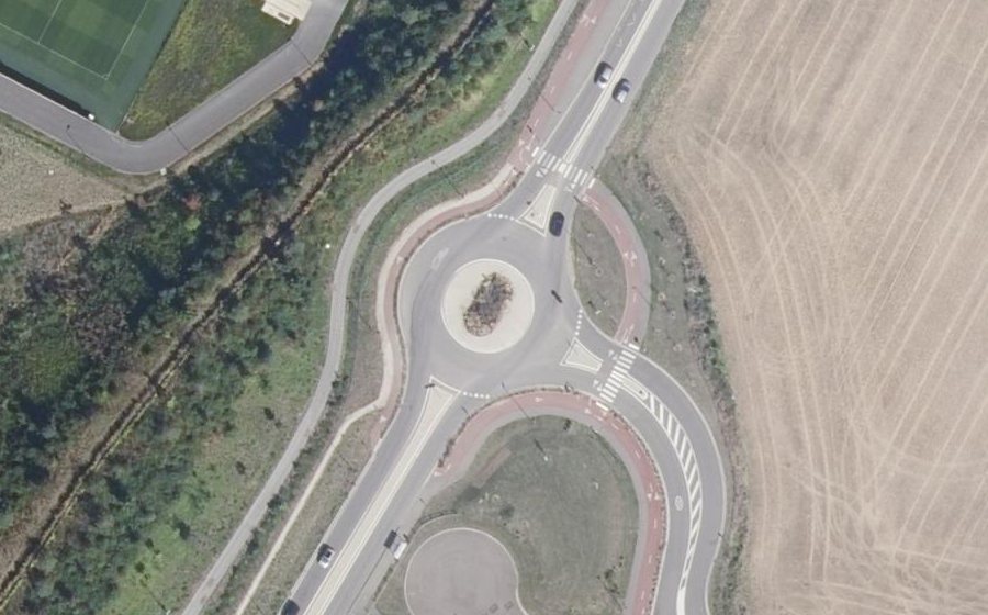 Vue aérienne du Rond-point anonyme n°1106907179