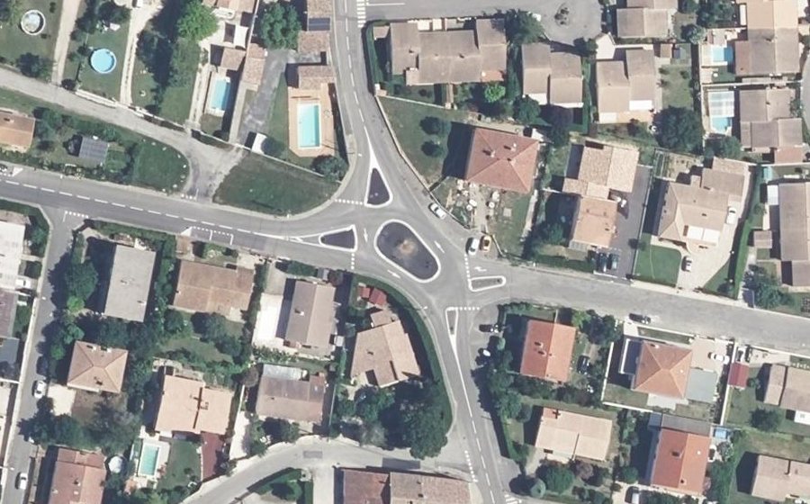 Vue aérienne du Rond-point anonyme n°1107212929