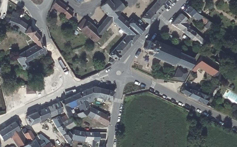 Vue aérienne du Rond-point anonyme n°1107774045