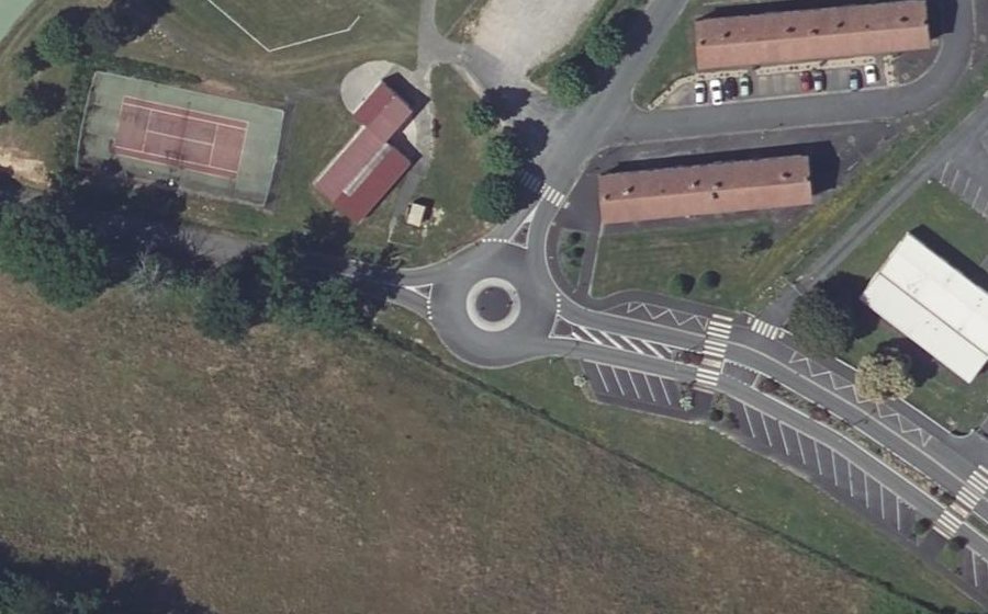 Vue aérienne du Rond-point anonyme n°1108503093