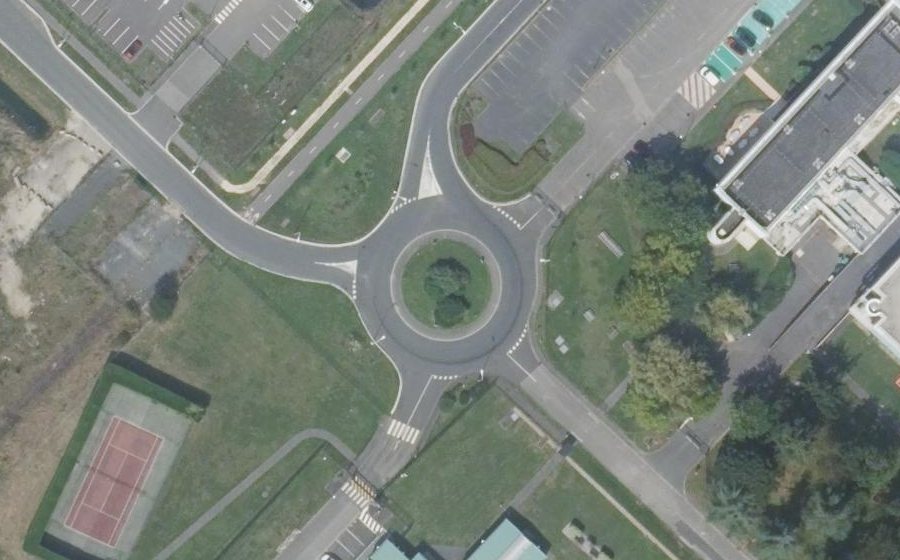 Vue aérienne du Rond-point anonyme n°1108542779