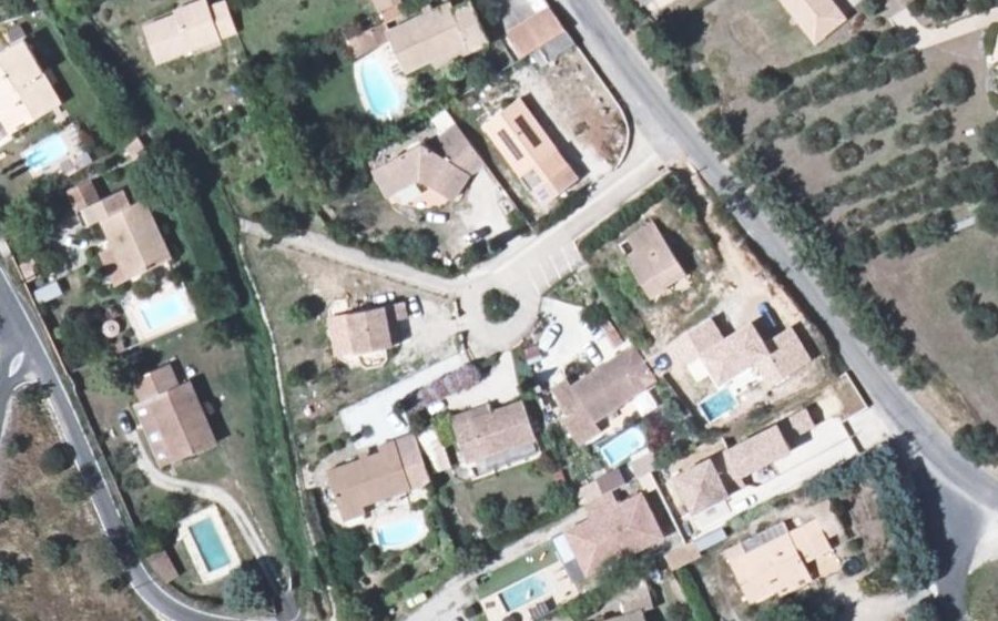 Vue aérienne du Rond-point anonyme n°1108551388